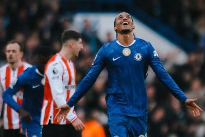 Chelsea, Brenford'u iki golle yıktı