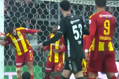 Dolmabahçe'de tartışmalı pozisyon: Beşiktaş'tan "malum görüntüler" paylaşımı