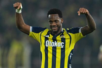 Fenerbahçe'de Jhon Duran gelişmesi: FCSB maçı kadrosundan çıkarıldı