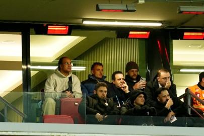 Galatasaray’ın yeni transferi Noa Lang tribünde