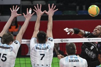 Halkbank, Knack'e yenildi