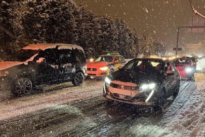 Kar yağdı, İstanbul'da trafik yüzde 80'e çıktı