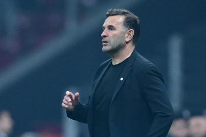 Okan Buruk, Mert Hakan Yandaş'ı ziyaret etti