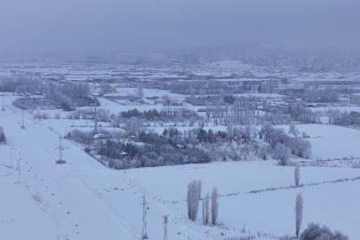 Sivas'ta termometreler eksi 22 dereceyi gösterdi: Şehirde hayat dondu