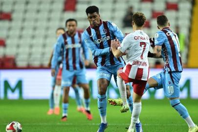 Trabzonspor, Antalyaspor karşısında 2 puan bıraktı
