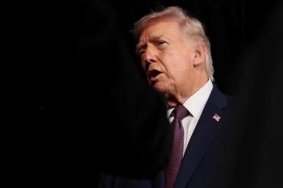 Trump: İran'a giden çok büyük ve çok güçlü gemilerimiz var