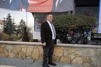 “Türk Bayrağına Uzanan Eller Kırılır: Bu Provokasyonu Asla Kabul Etmiyoruz”