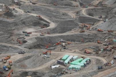 Afganistan'ın bir vilayetinde altın madenciliği 100 bin kişiyi istihdam ediyor