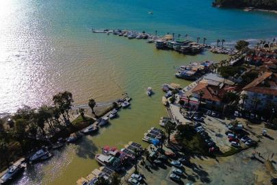 Akyaka'da denizin rengi değişti