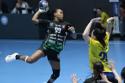 Bursa Büyükşehir Kadınlar Hentbol'de sezonu zirvede tamamladı