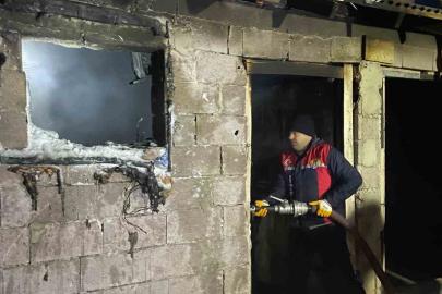 Çaldıran’da odunluk yangını