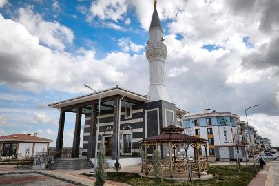 Diyarbakır'daki TOKİ konutlarında bir yıldır ezan okunmuyor: "Cami hazır ama kapılar kapalı"