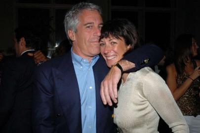 Epstein’in suç ortağı Maxwell'in Almanya'da düzenlenmiş basın kartına sahip olduğu iddiası