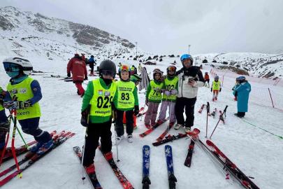Ergan Dağı Kayak Merkezi’nde yarışma heyecanı başladı