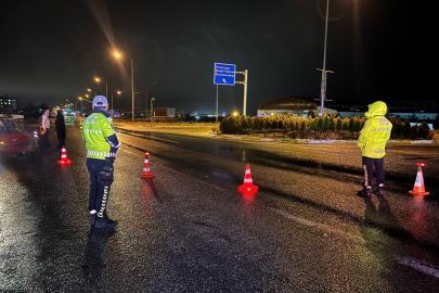 Erzincan’da kar ve sis ulaşımı aksattı