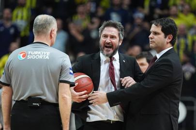 Galatasaray'dan Fenerbahçe derbisindeki hakem yönetimiyle ilgili açıklama