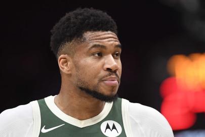 Giannis Antetokounmpo, Chelsea Kadın Futbol Takımı'na ortak oldu