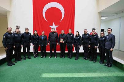 Karaburun’dan personele vefa