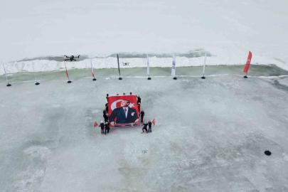 Kars Çıldır Gölü’nde buz üstünde muhteşem şölen