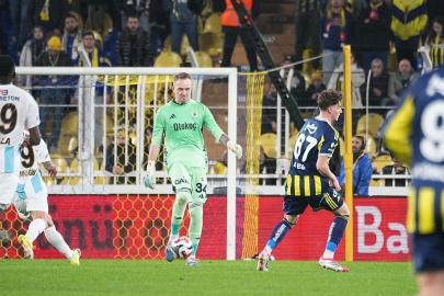 Mert Günok, 3905 gün sonra Kadıköy'de kaleyi korudu!