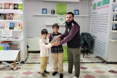 Minik kardeşlerden kumbara dolusu umut