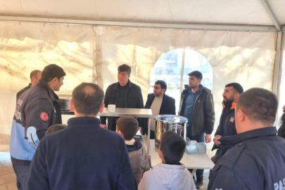 Pasinler Belediyesi’nden vatandaşa sıcak yemek ikramı