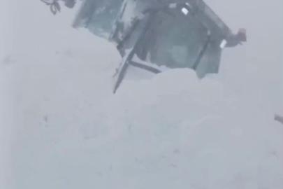 Sahara Geçidi’nde çığ: Kurtarma ekipleri de mahsur kaldı