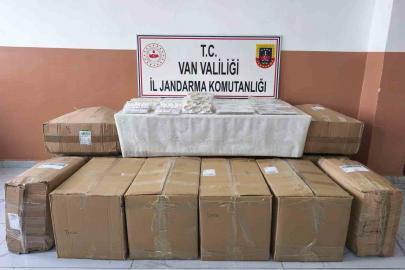 Van’da 17 bin 160 adet kaçak bijuteri malzemesi ele geçirildi