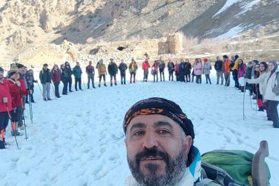 Van’da beyaz örtü altında tarihe yolculuk: Der Meryem Manastırı ziyaret edildi