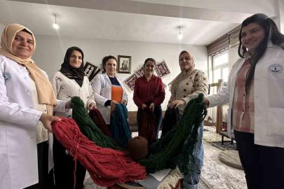 Yüksekova’da kadınların sabrı motiflere dönüşüyor: Yünün kilim yolculuğu