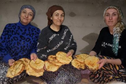 Yüksekova’da Ramazan hazırlığı: 3 kız kardeşten tandır başında tatlı mesaisi