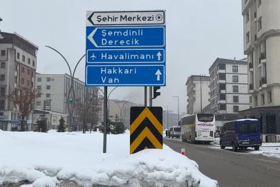 Yüksekova’da uçak seferlerine kar ve sis engeli