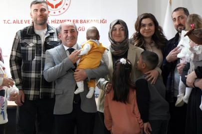 10 çocuk, koruyucu ailelerle sıcak yuvaya kavuştu