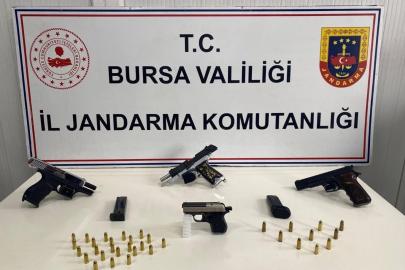 Bursa'da yapılan operasyonda çak sayıda silah ve mühimmat ele geçirildi