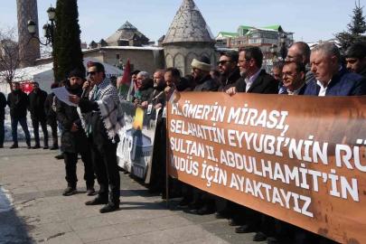Erzurum Sivil Toplum Platformu üyeleri, Kudüs ve Aksa’nın özgürlüğü için yürüdü