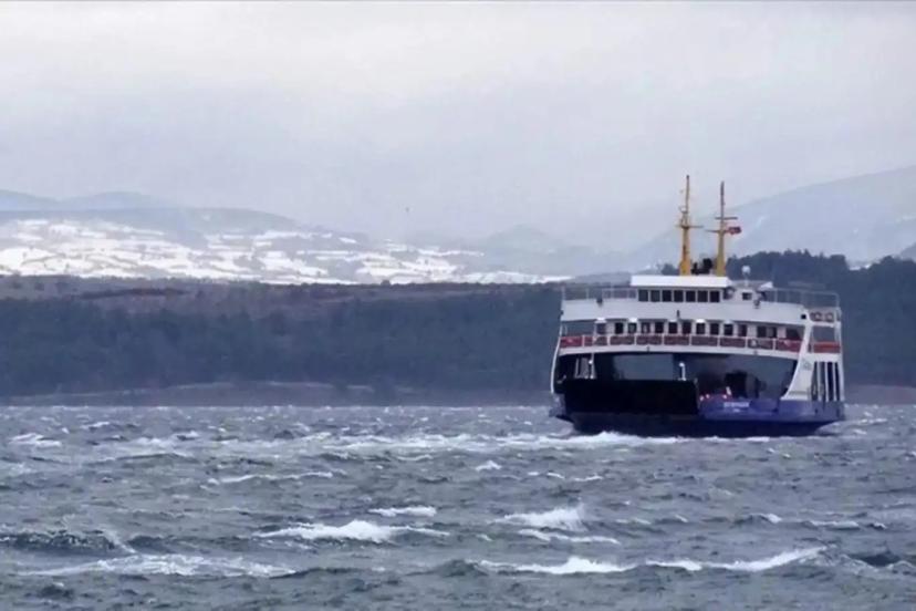 Güney Marmara'da feribot seferlerine fırtına engeli