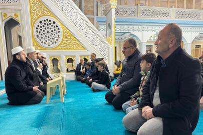 Hakkari’de Kadir Gecesi dualarla idrak edildi