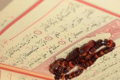 Kadir Gecesi bu gece idrak edilecek: Müminler dualarla ihya edecek