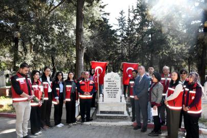 Şehit kabri ziyareti