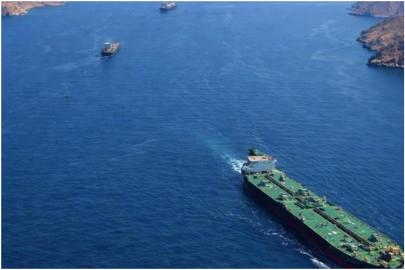 Türkiye sahipli bir gemi İran izinli Hürmüz Boğazı’ndan geçti