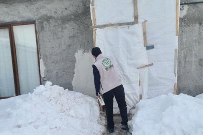 Umut Kervanı Muradiye’de ayni ve nakdi yardım dağıttı