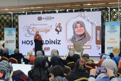 Yazar Erdim: Aile içi iletişime önem verilip ekran bağımlılığından uzak durulmalı