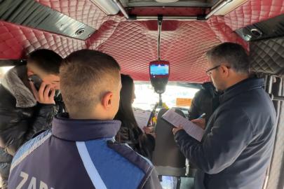 Yüksekova’da yolcu minibüsleri denetlendi