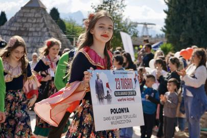 10 ülkeden çocuklar Sevgi Korteji’nde buluştu