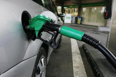 ABD’de akaryakıt fiyatları 4 dolar eşiğini aştı