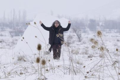 Akademisyenden doğa ve hafıza temalı performans
