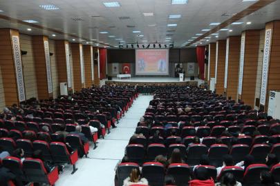"Akif’in Diliyle Çanakkale" konulu konferans düzenlendi