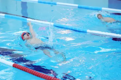 Bursa Osmangazi’de çocuklar 23 Nisan'a kulaç attı