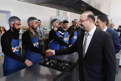 Denetimli serbestlik kapsamındaki 16 katılımcı, Atatürk Üniversitesinde Gastronomi ve mutfak sanatları eğitimi alacak