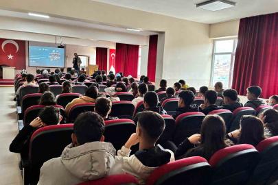 Dijital çağın yeni tehdidi "siberkondri" masaya yatırıldı